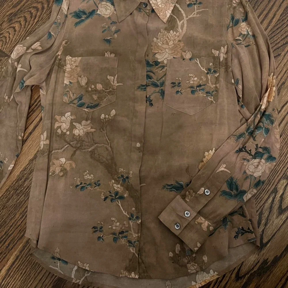 Peruvian Connection floral button down ๐ฆ - Picture 4 of 5